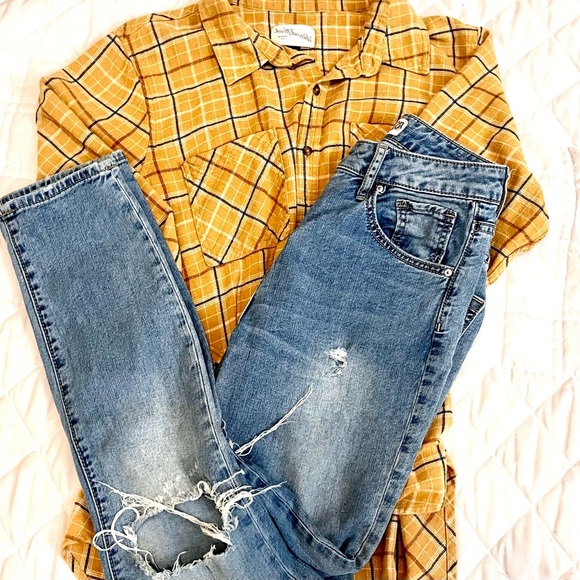 RSQ Distressed High waisted Mom Jeans size 25/1 - Picture 2 of 9